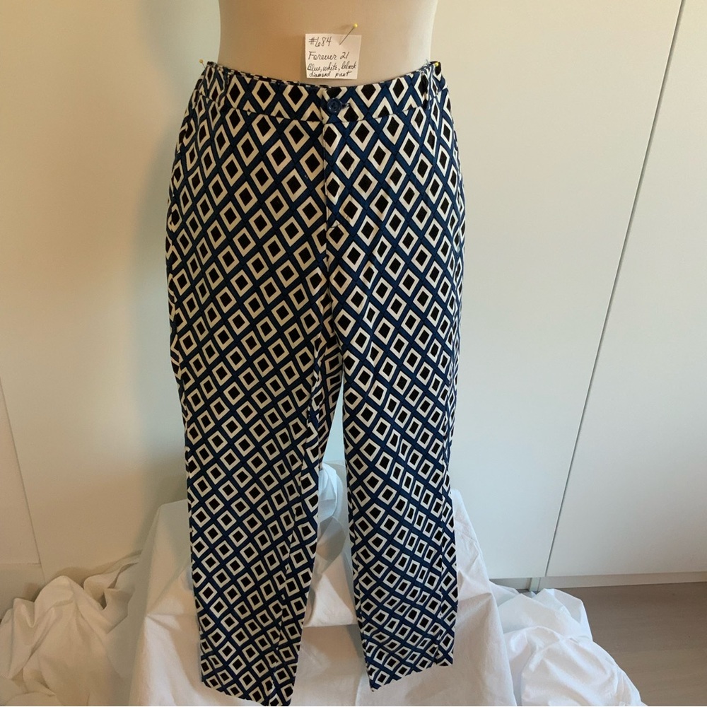 Forever 21 - diamond pattern pant in blue, white, black pattern
